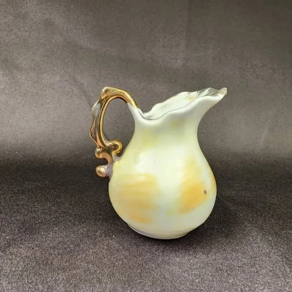 Miniature Pitcher/creamer 3